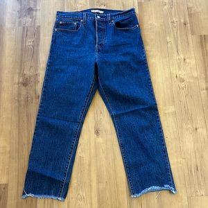 Levi’s Wedgie Straight Frayed Hem Cropped Jeans SZ-30